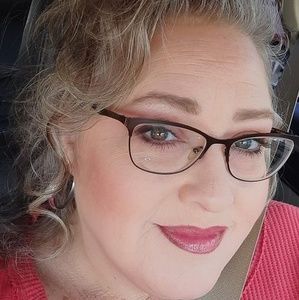 Meet your Posher, Lisamarie